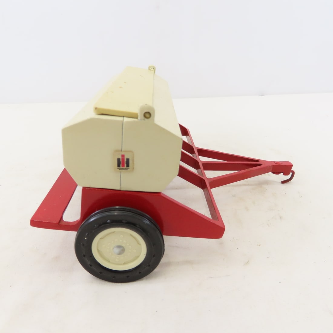ERTL International Harvester Grain Drill& Hay Rake - 7