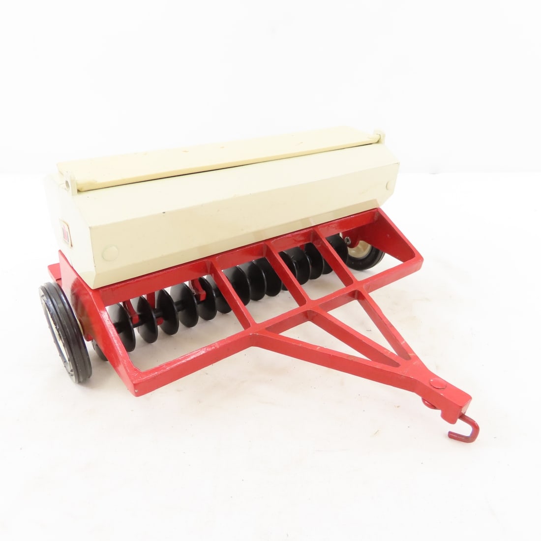 ERTL International Harvester Grain Drill& Hay Rake - 8