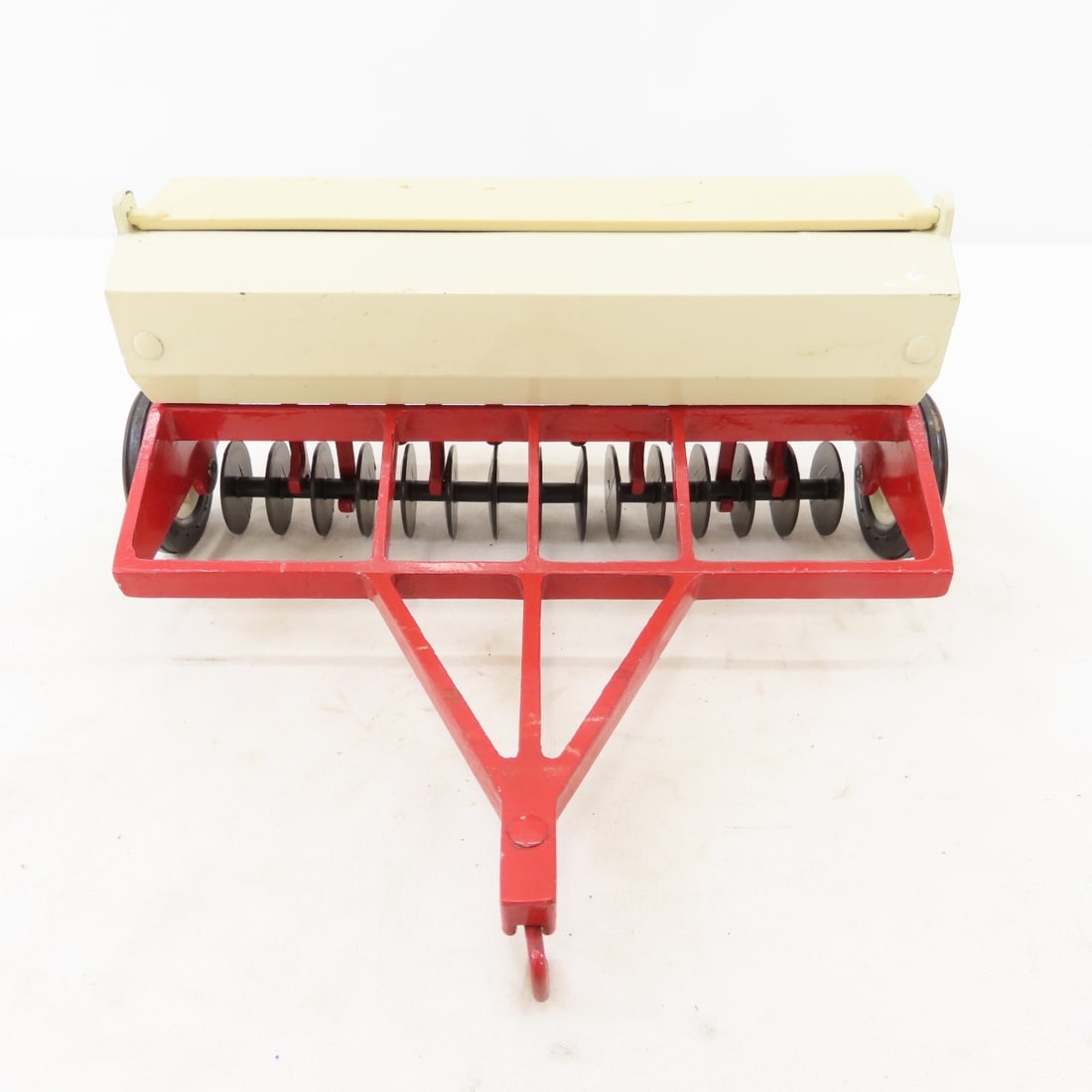 ERTL International Harvester Grain Drill& Hay Rake - 9