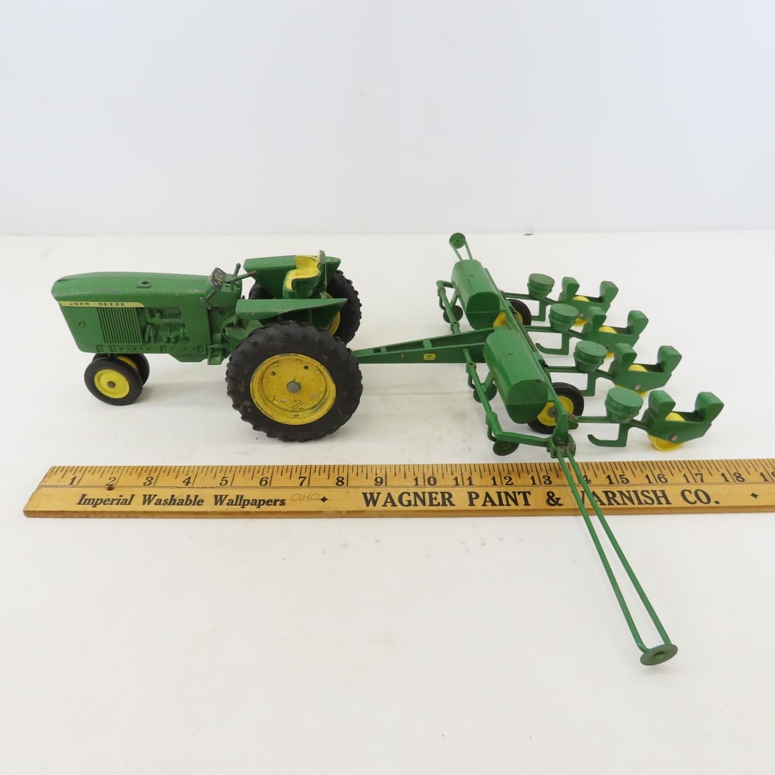 ERTL 4 Row Planter with Tractor 1/16 scale - 2
