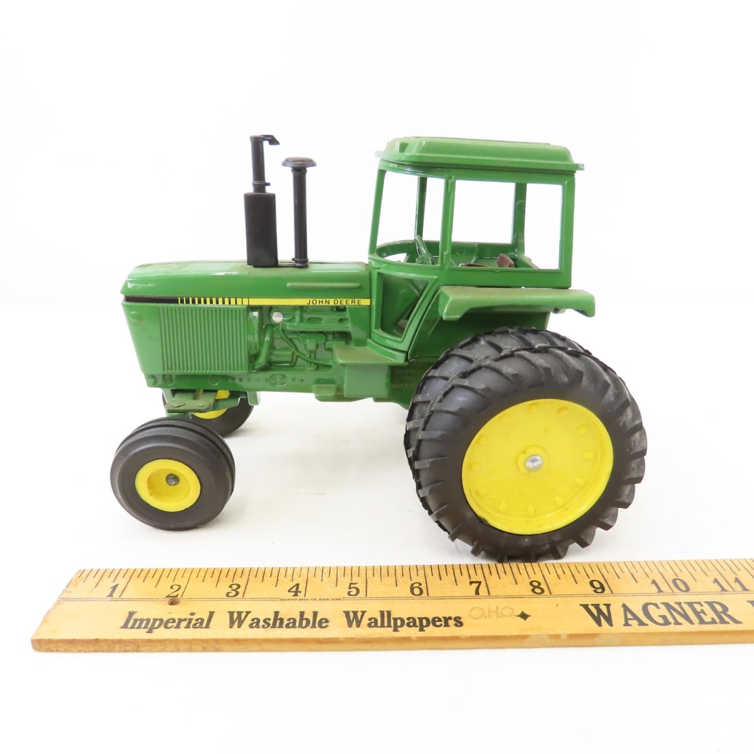 ERTL John Deere 4450 Tractor with cab & duals 1/16 - 2