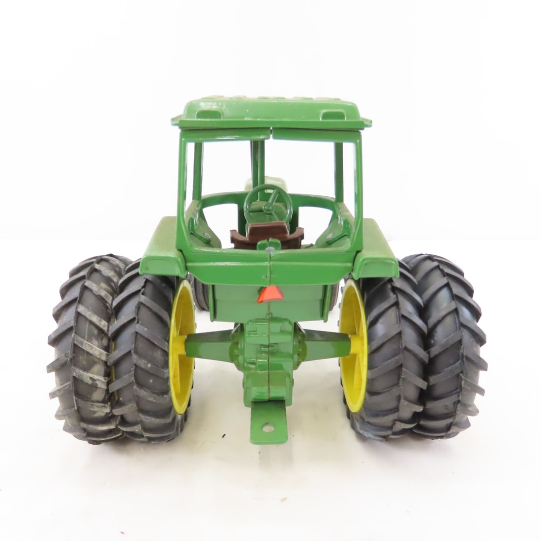 ERTL John Deere 4450 Tractor with cab & duals 1/16 - 4