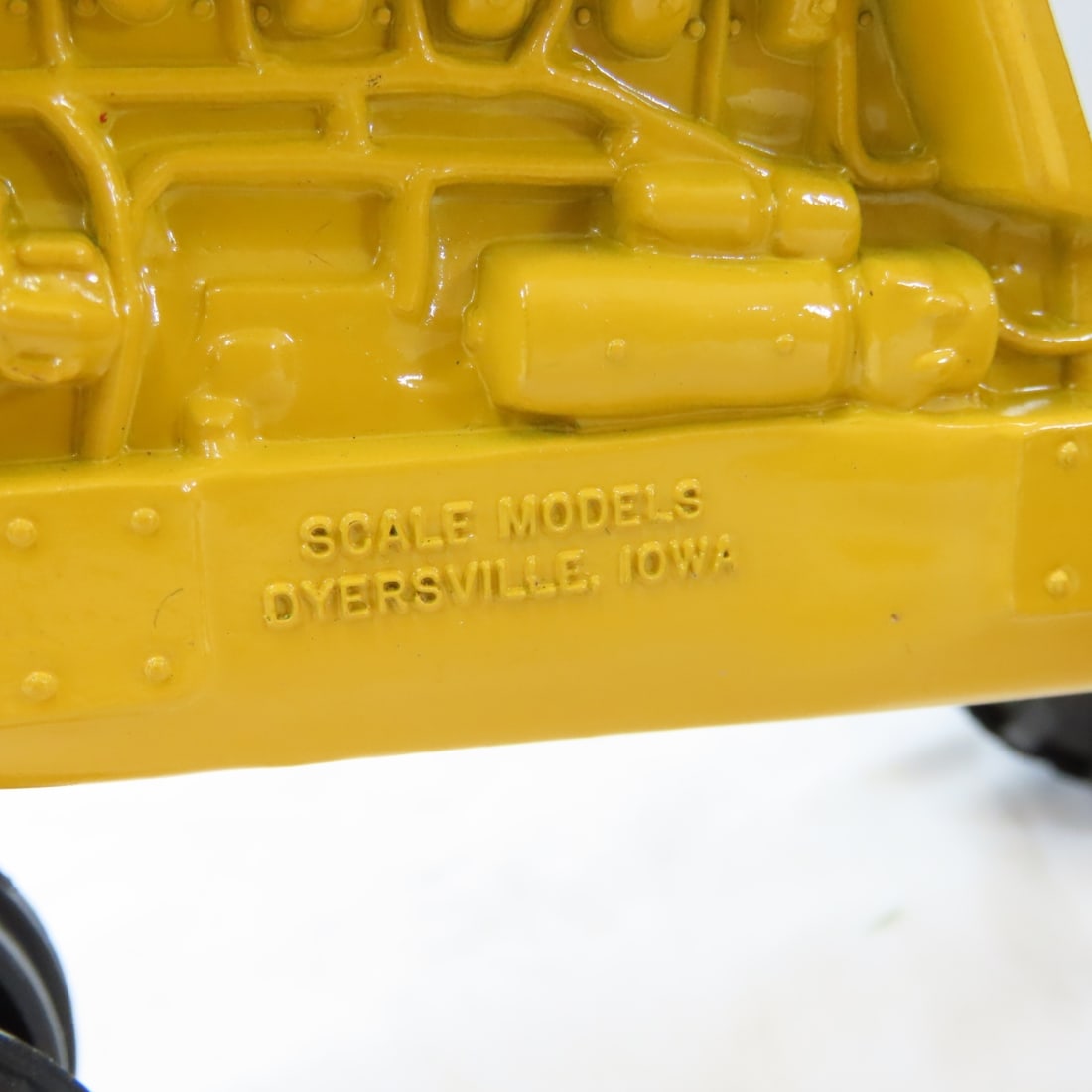 Scale Models Minneapolis Moline G 850 Tractor 1/16 - 11