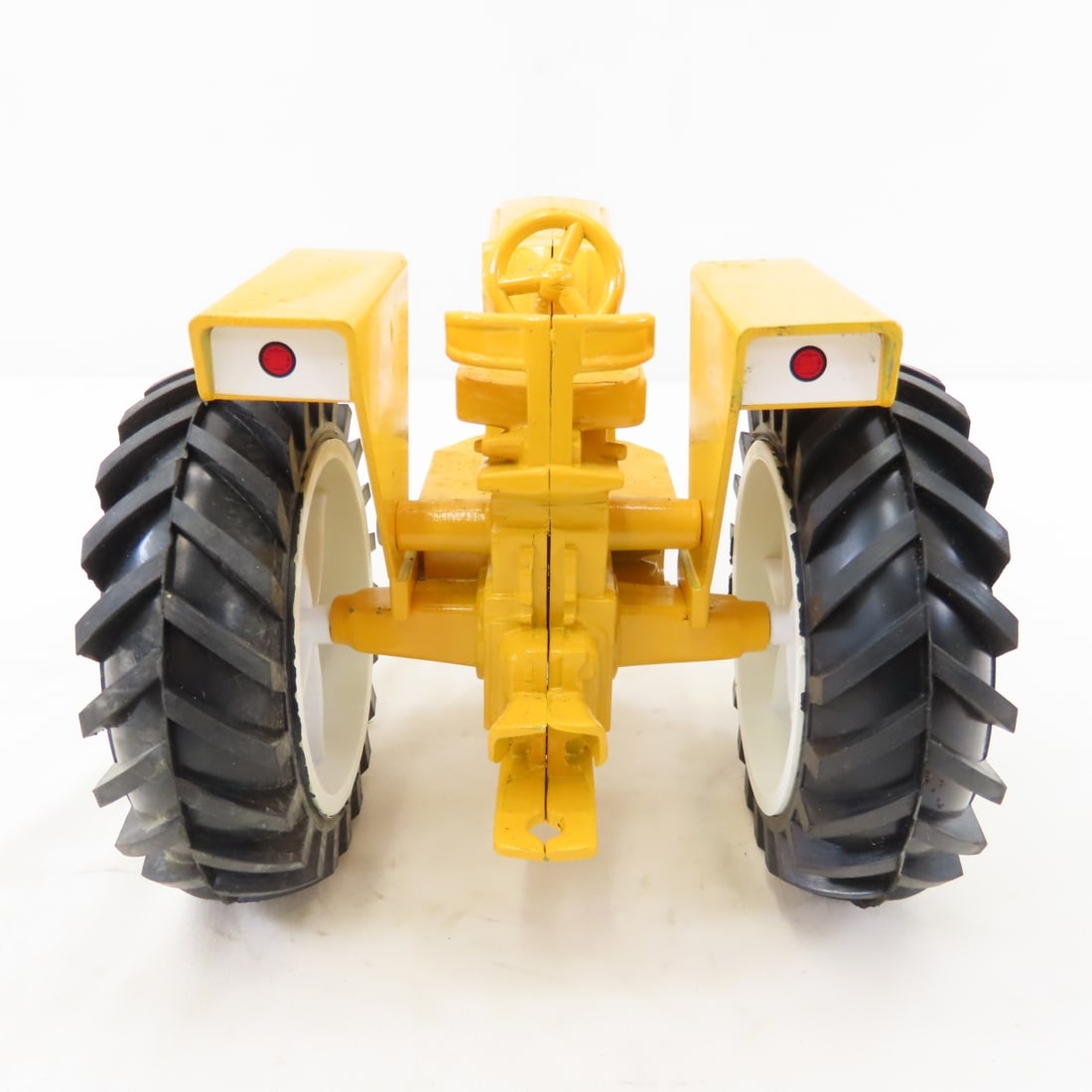Scale Models Minneapolis Moline G 850 Tractor 1/16 - 4