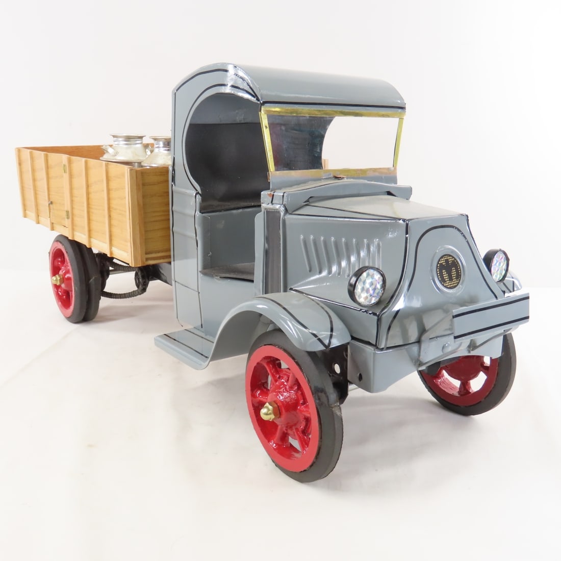 Custom Mack Delivery Truck - 7