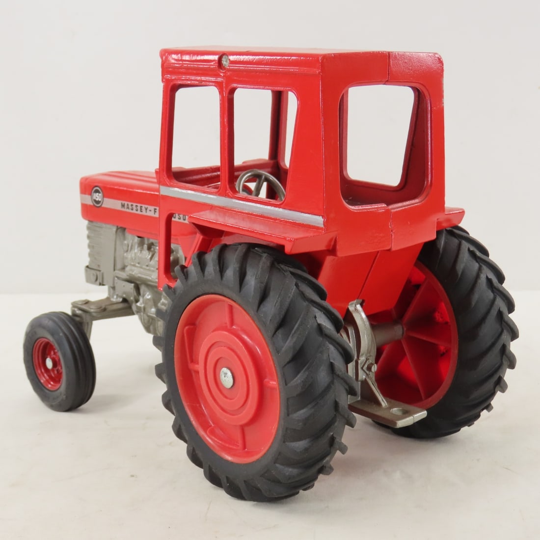 ERTL Massey-Ferguson 1150 Tractor with Cab - 3