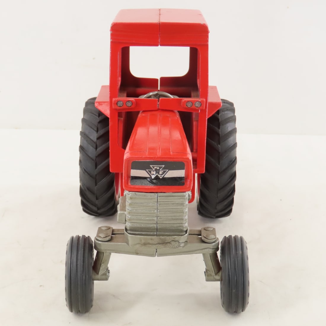 ERTL Massey-Ferguson 1150 Tractor with Cab - 8