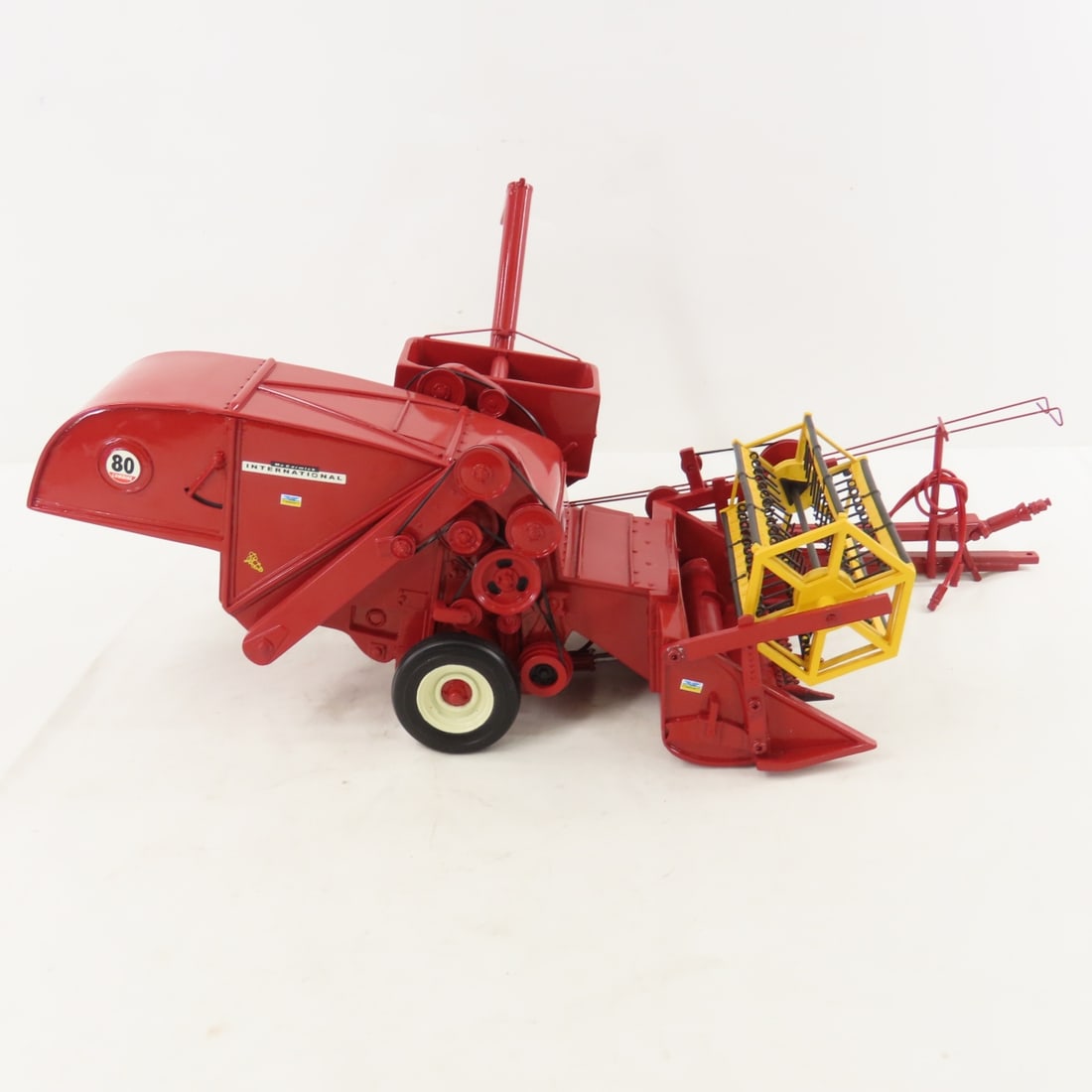 Custom IH No. 80 Pull-Type Combine - 7