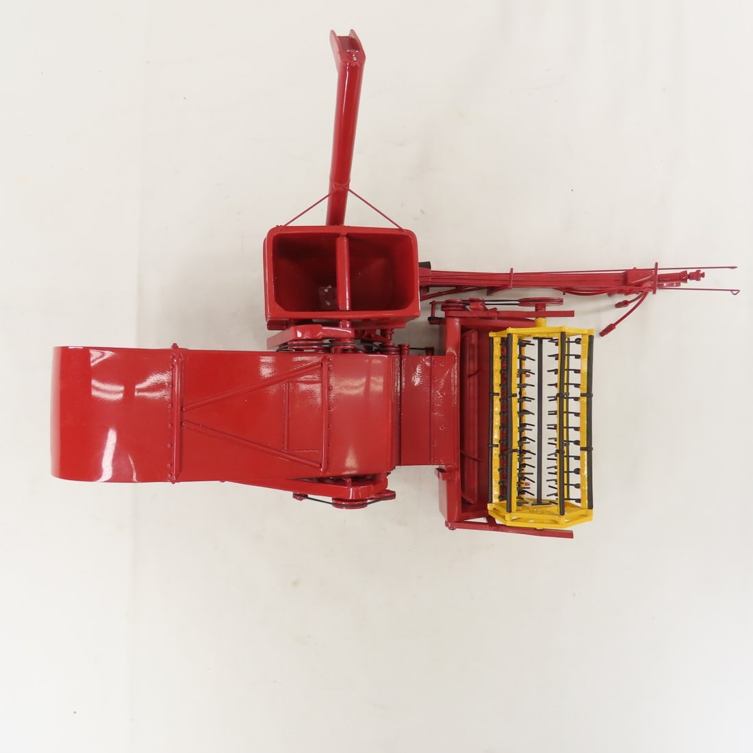Custom IH No. 80 Pull-Type Combine - 9