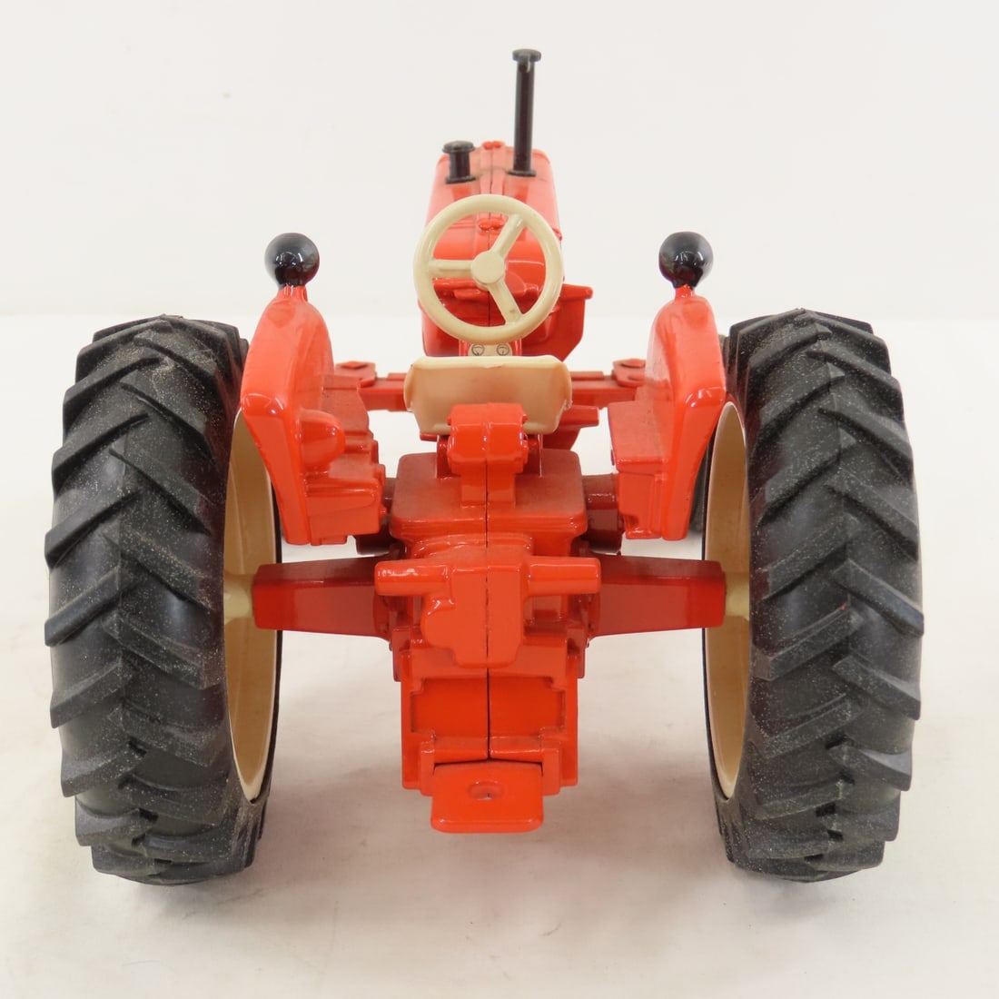 ERTL Allis-Chalmers D-19 Special Edition 1990 - 4