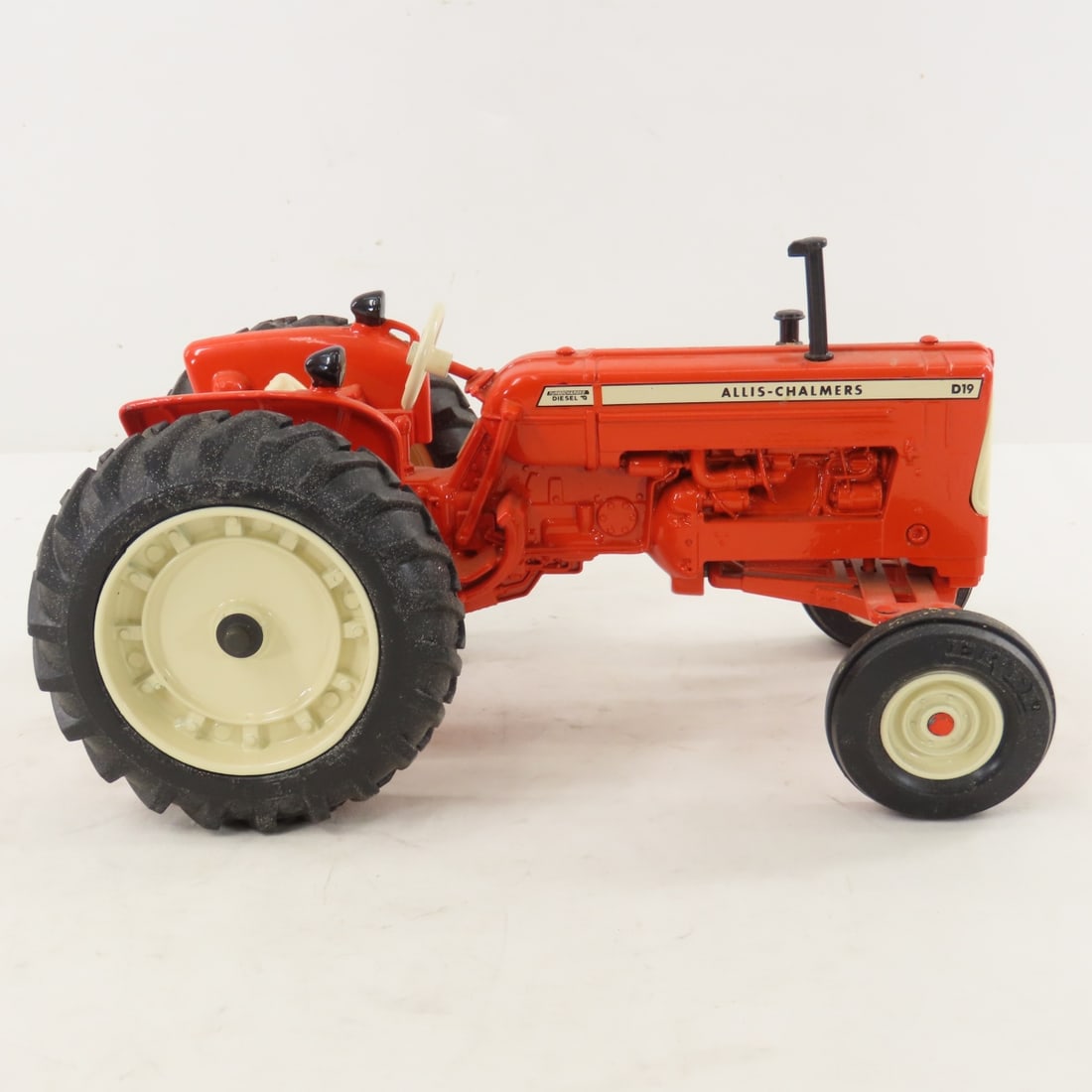 ERTL Allis-Chalmers D-19 Special Edition 1990 - 6