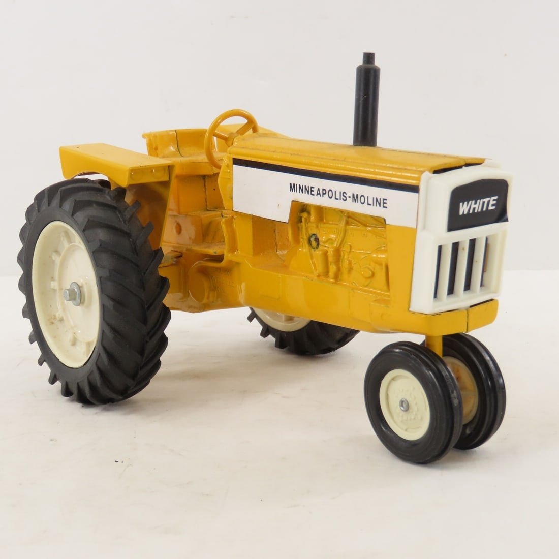 ERTL White Minneapolis-Moline NF Tractor - 7