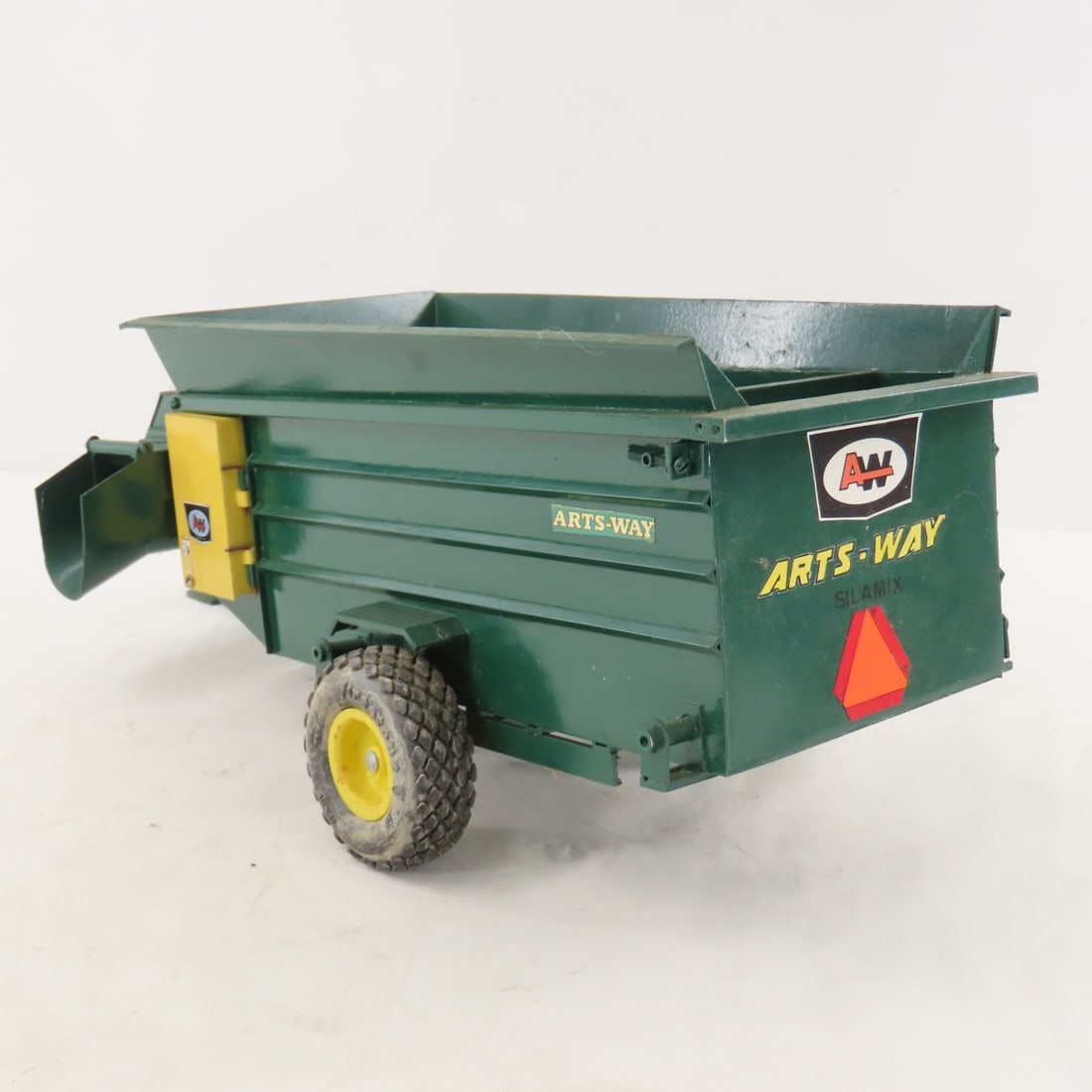 Arts-Way SilaMix 800 Series Wagon - 3