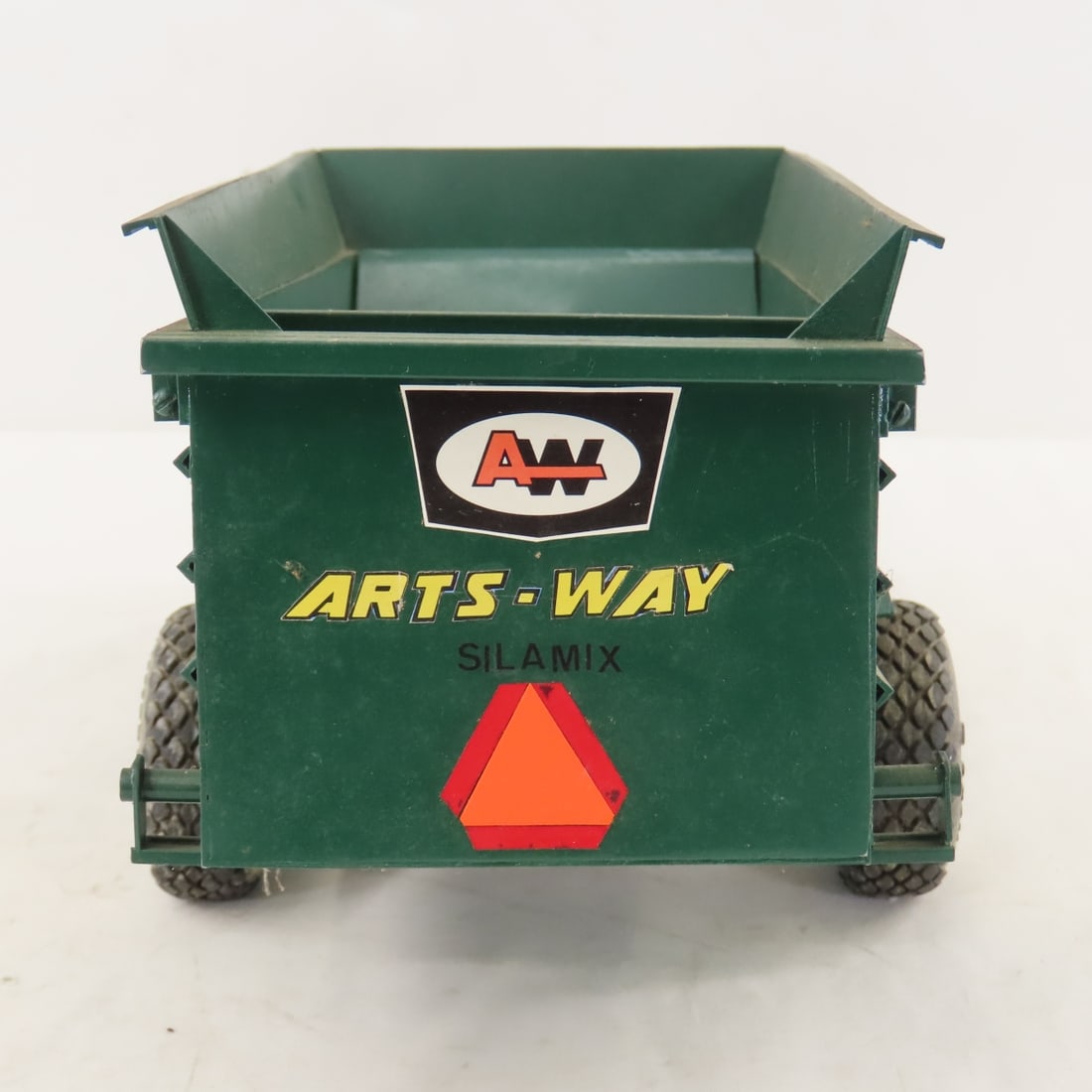 Arts-Way SilaMix 800 Series Wagon - 4