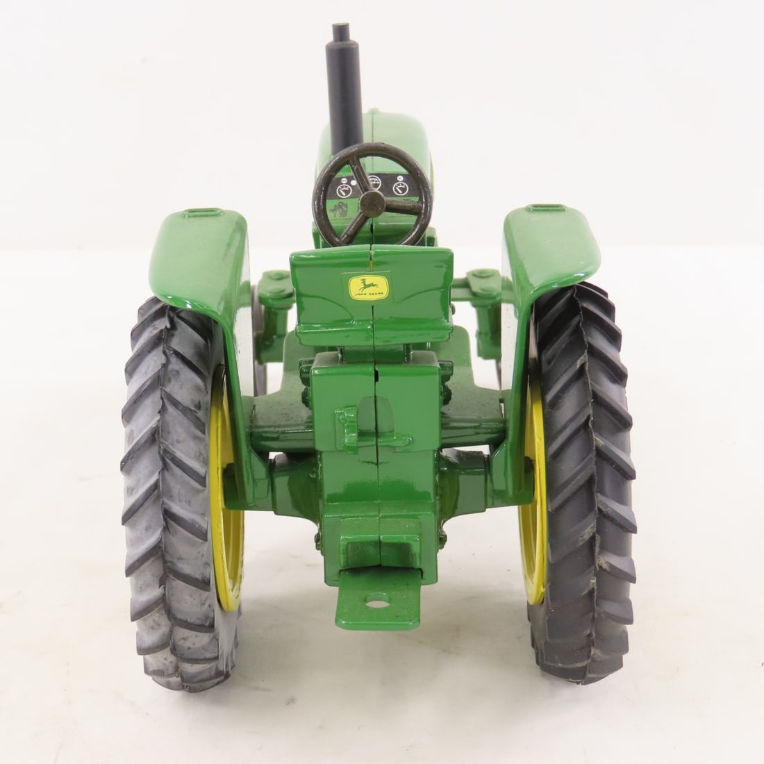 ERTL John Deere 3010 Diesel WF Tractor 1992 SE - 4