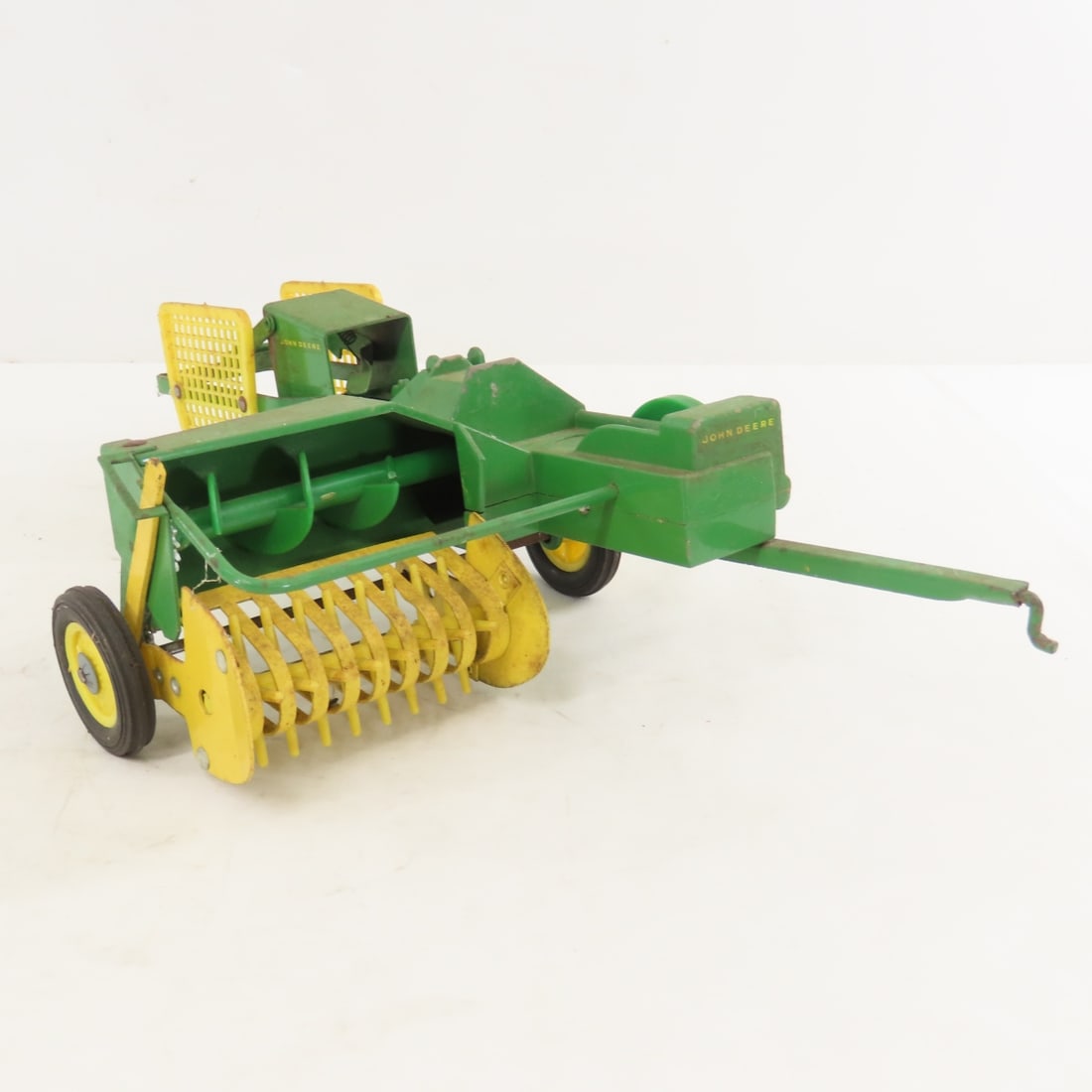 ERTL John Deere Hay Baler & Chuck Wagon - 7