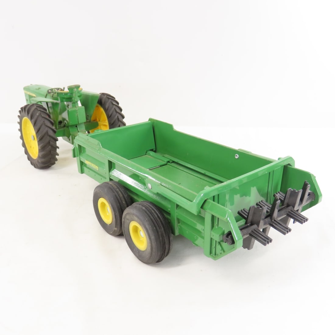 ERTL John Deere NFF Tractor & Manure Spreader - 3