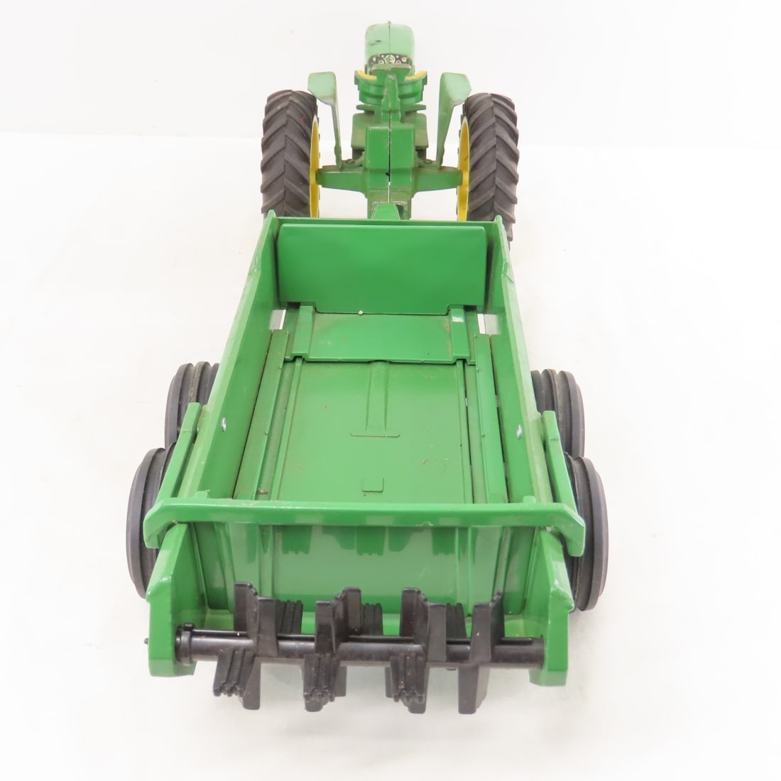 ERTL John Deere NFF Tractor & Manure Spreader - 4