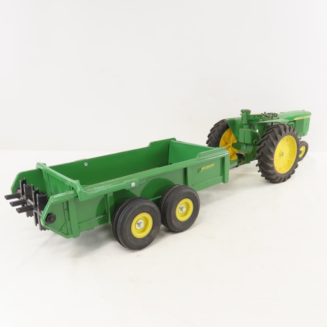 ERTL John Deere NFF Tractor & Manure Spreader - 5