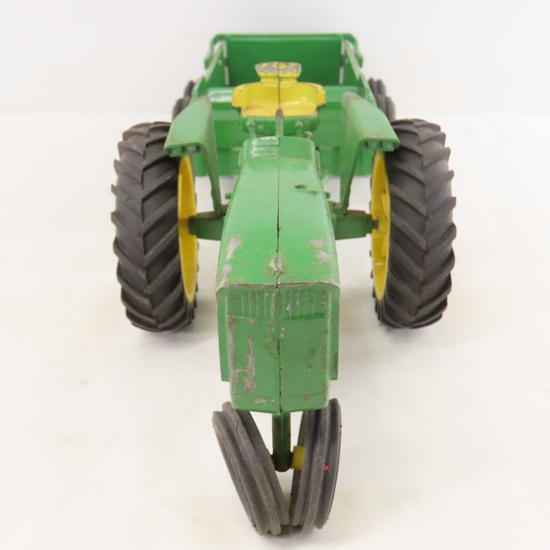 ERTL John Deere NFF Tractor & Manure Spreader - 8