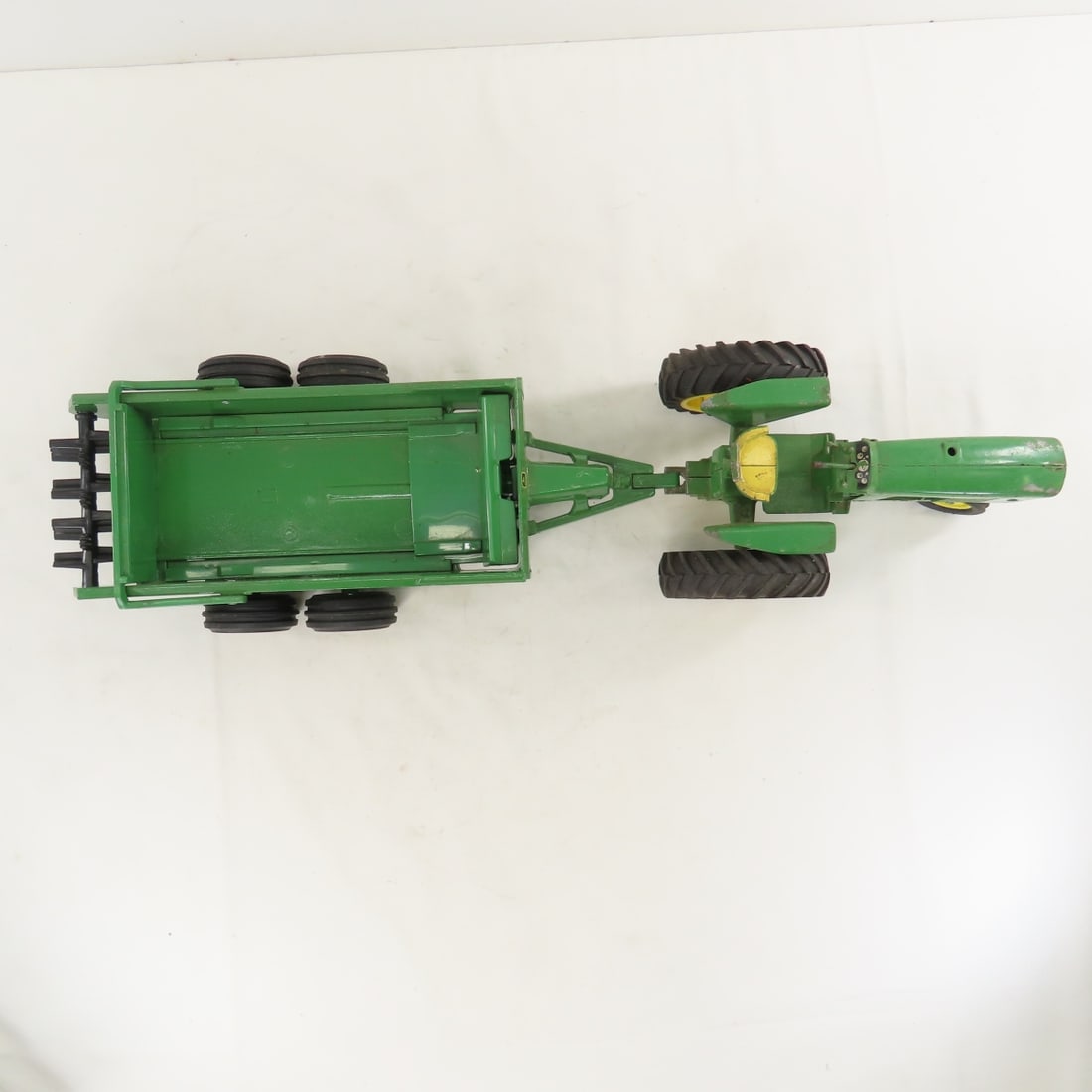 ERTL John Deere NFF Tractor & Manure Spreader - 9