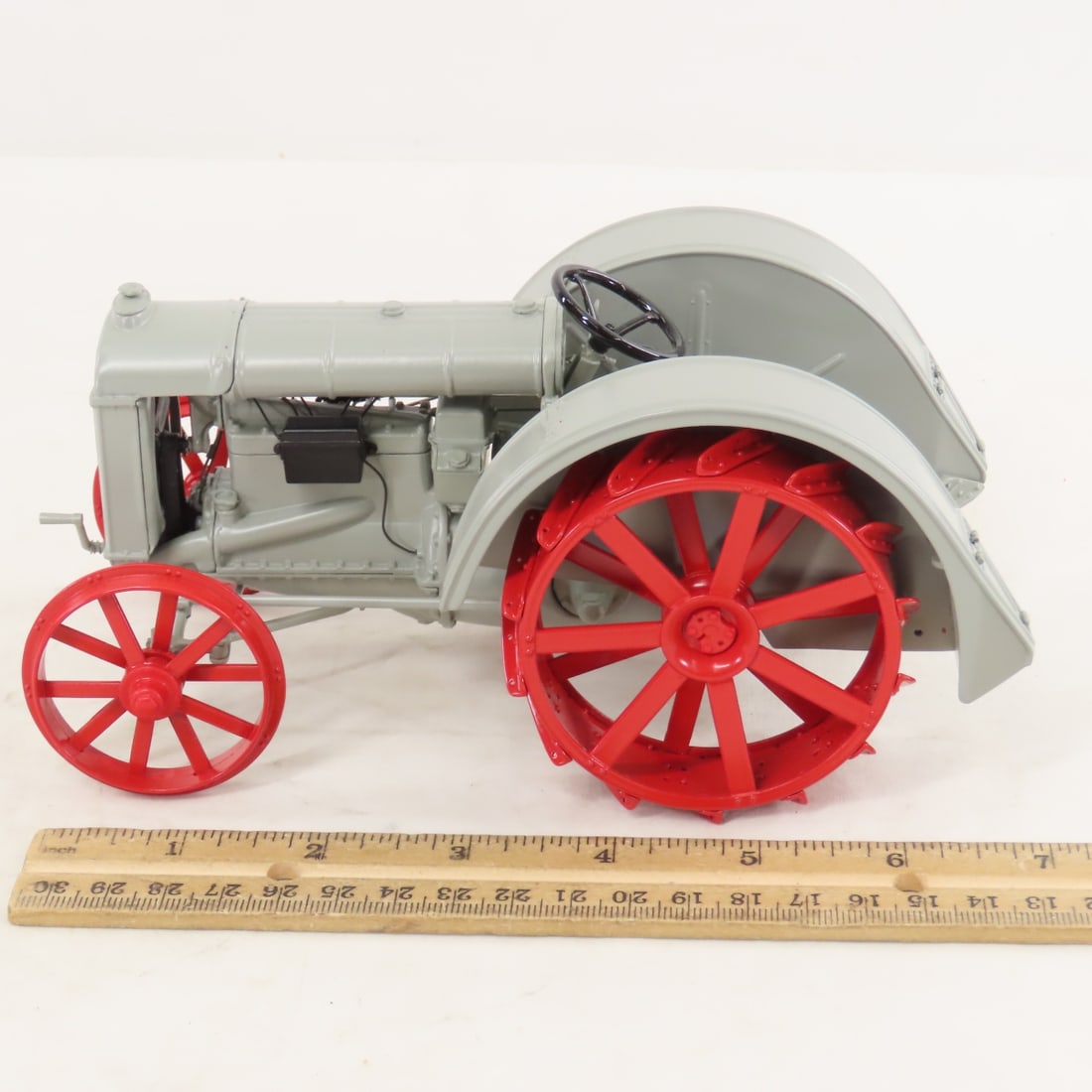 Danbury Mint 1927 Fordson F Tractor - 2