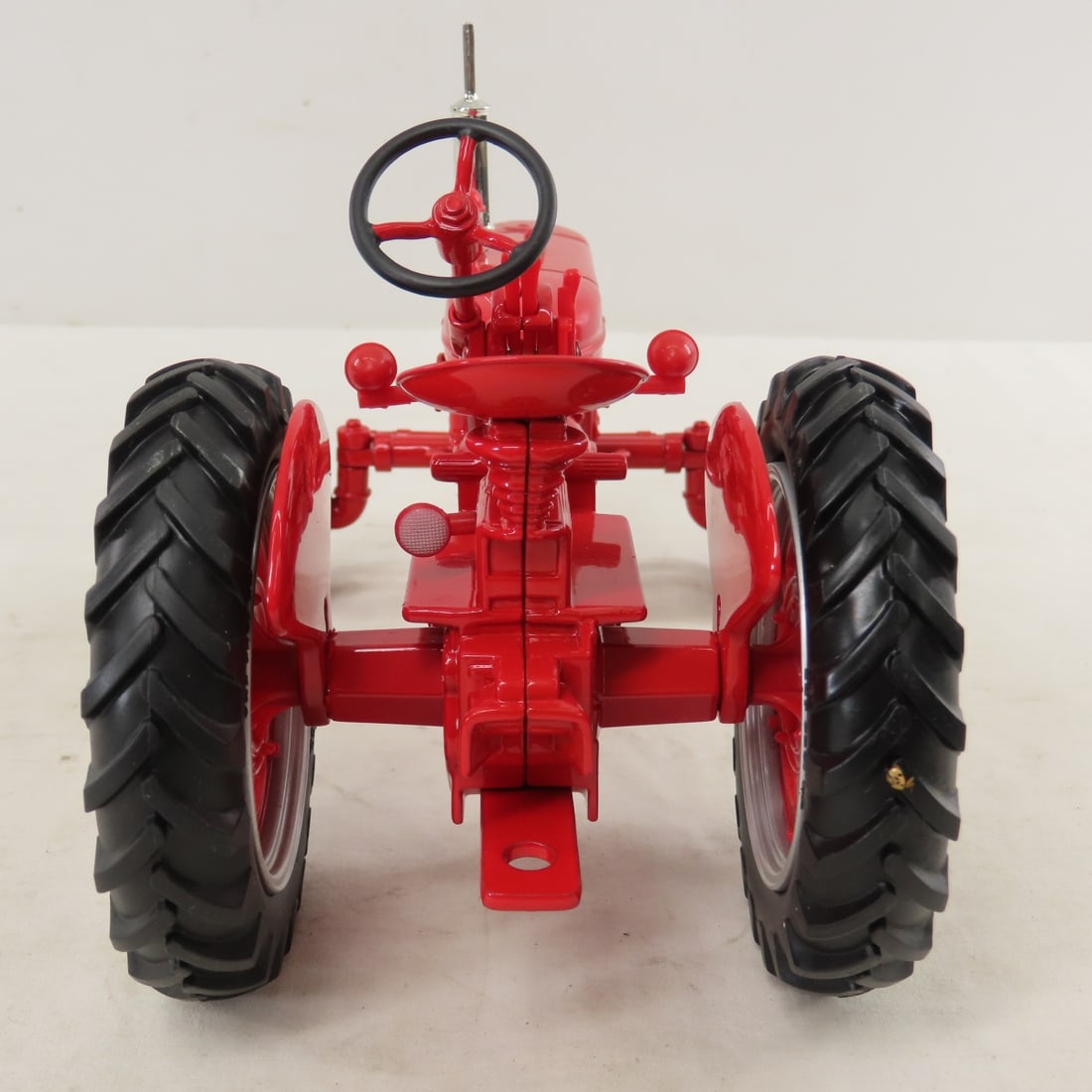 ERTL IH McCormick Farmall 200 Lafayette 2000 - 5
