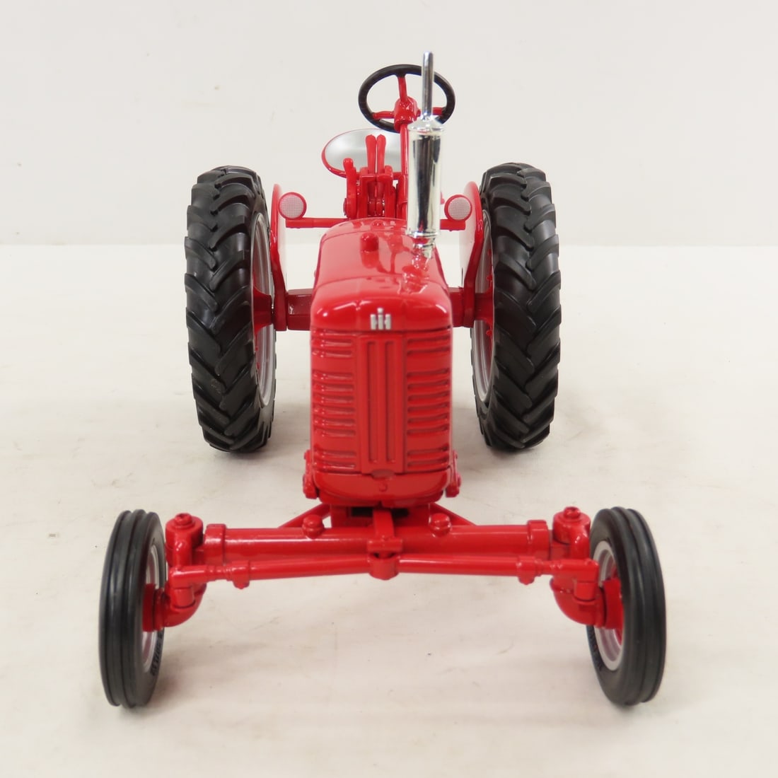 ERTL IH McCormick Farmall 200 Lafayette 2000 - 9