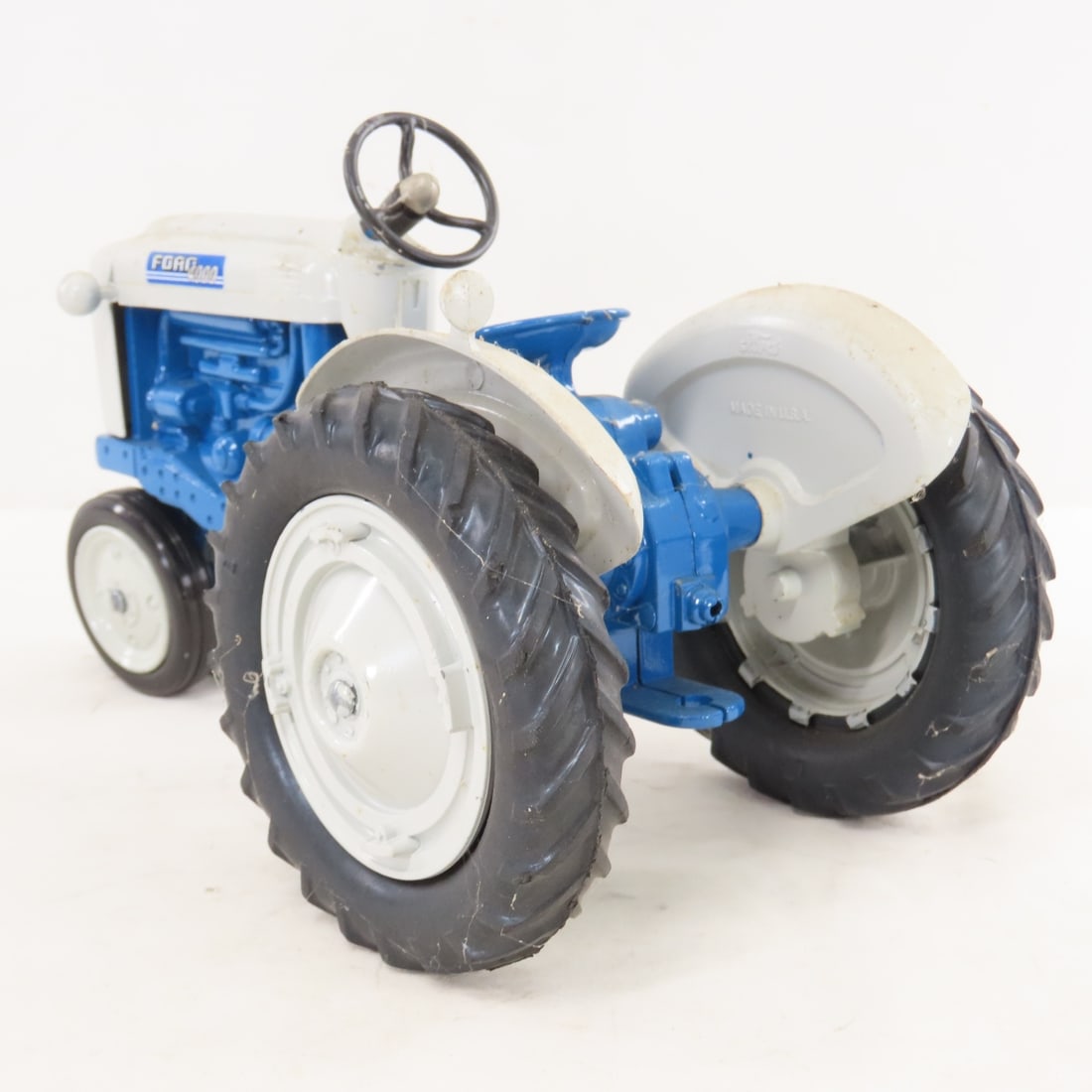 Scale Models Ford 4000 NF Tractor - 3