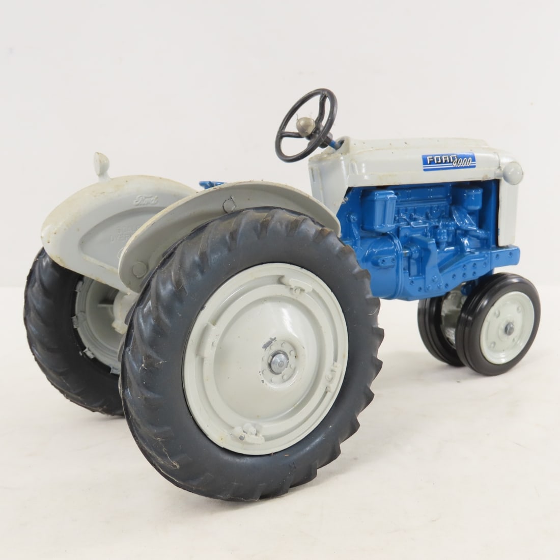 Scale Models Ford 4000 NF Tractor - 5