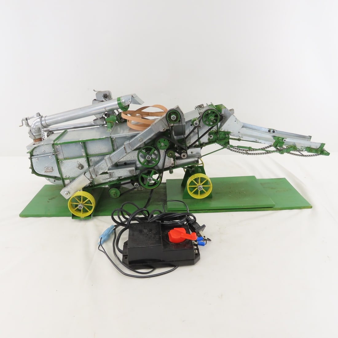 Custom 1/16 Thresher with Transformer - 7