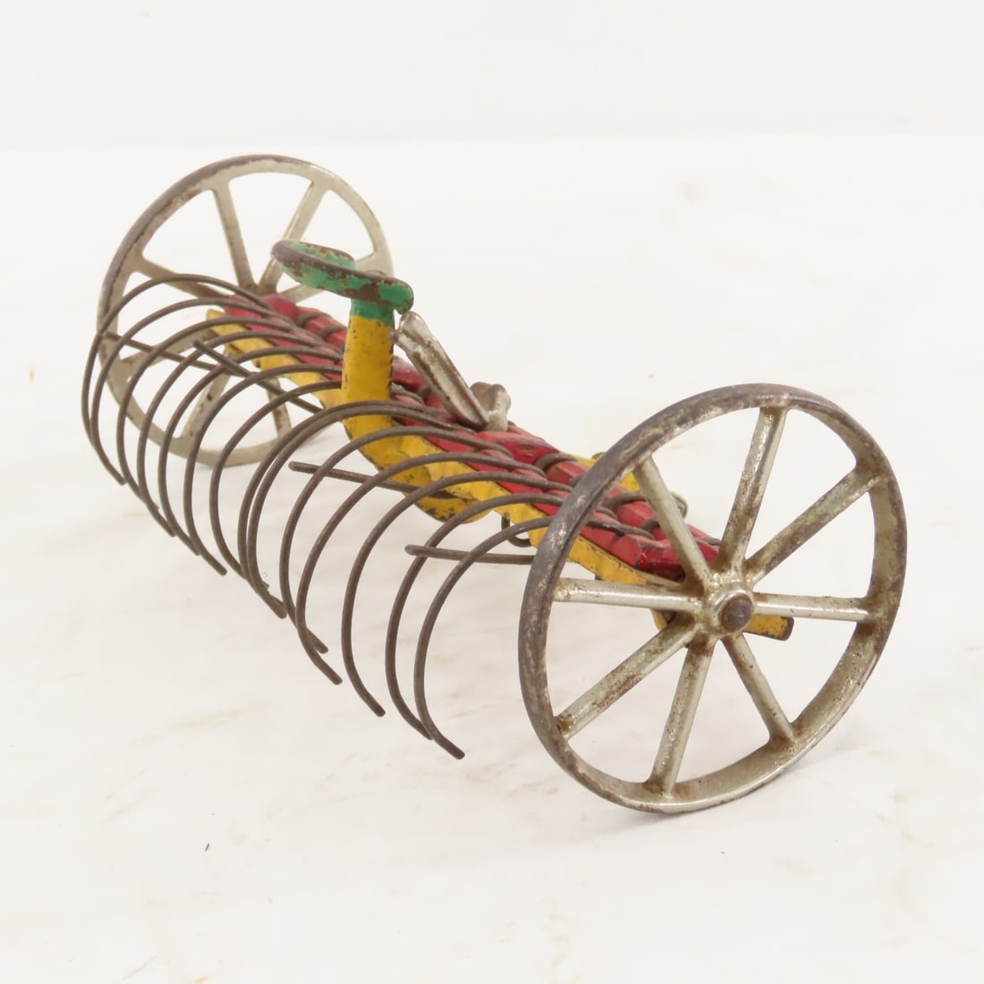 Antique Arcade Cast Iron Dump Hay Rake - 4