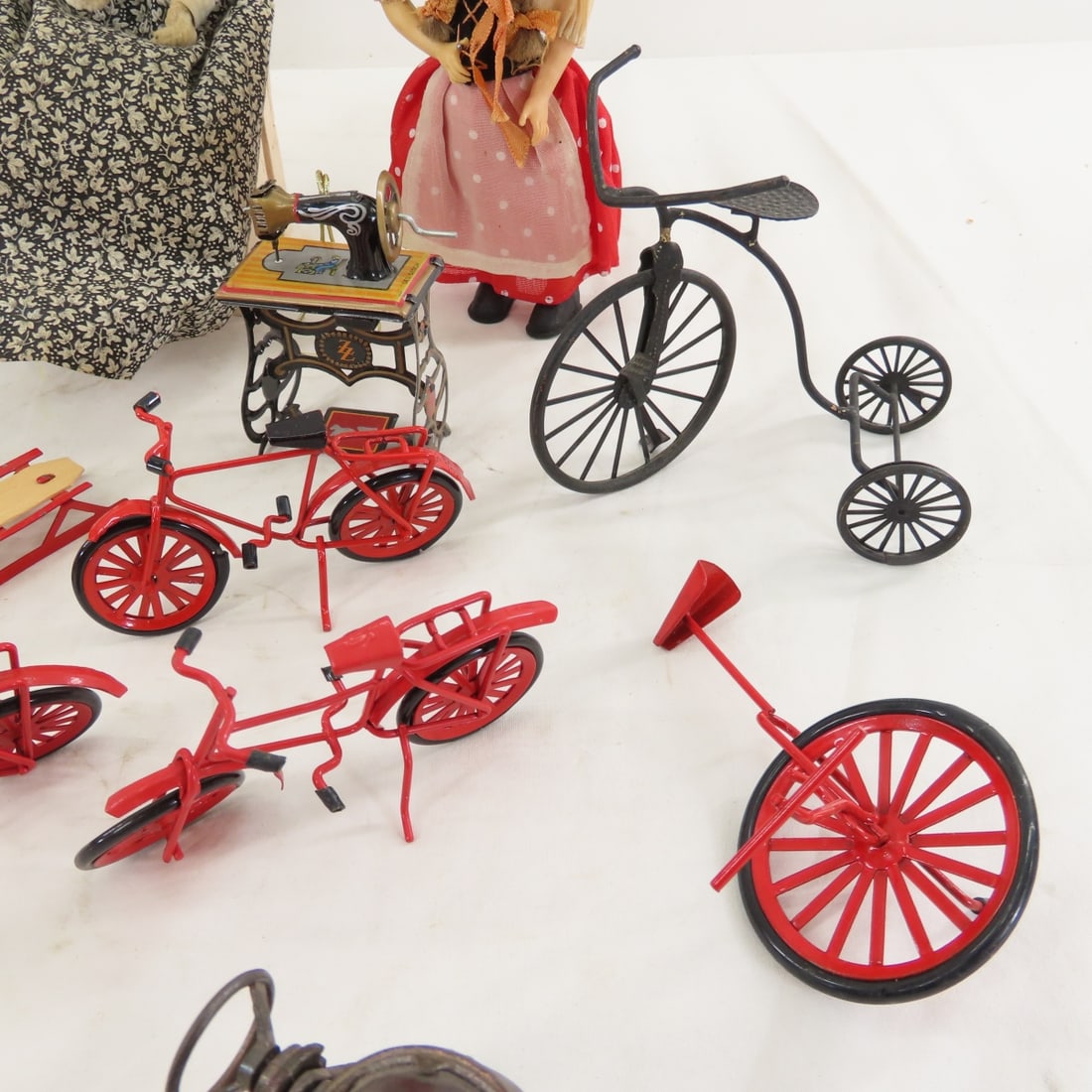 Doll House Size Miniatures & Dolls - 4