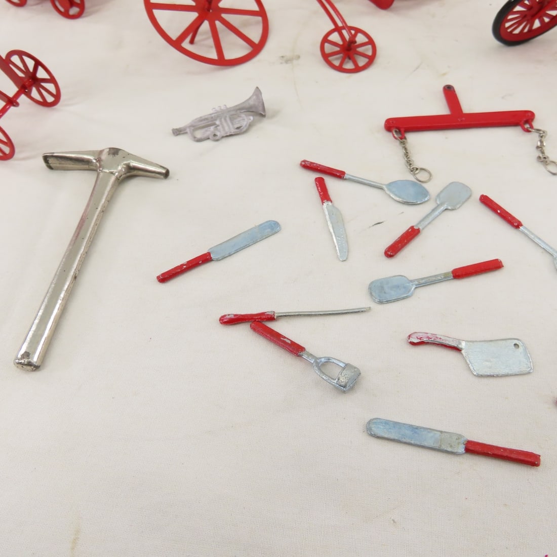 Doll House Size Miniatures & Dolls - 7