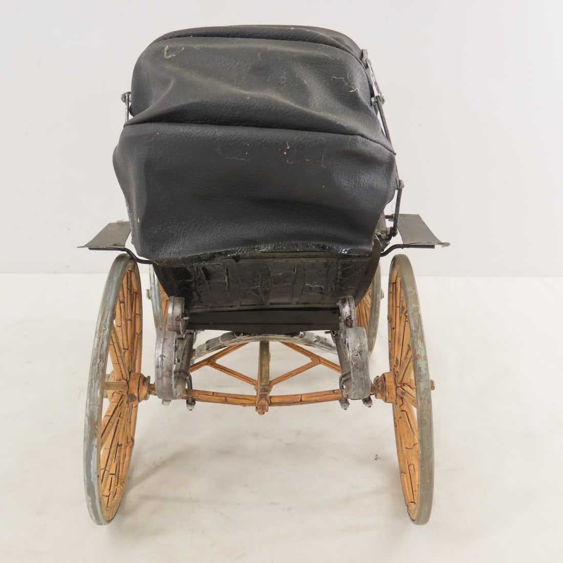 Replica Horse Drawn Carriage- Made in China - 4
