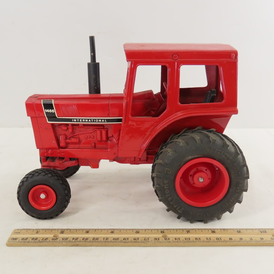 ERTL International 1466 WF Tractor with Cab - 2