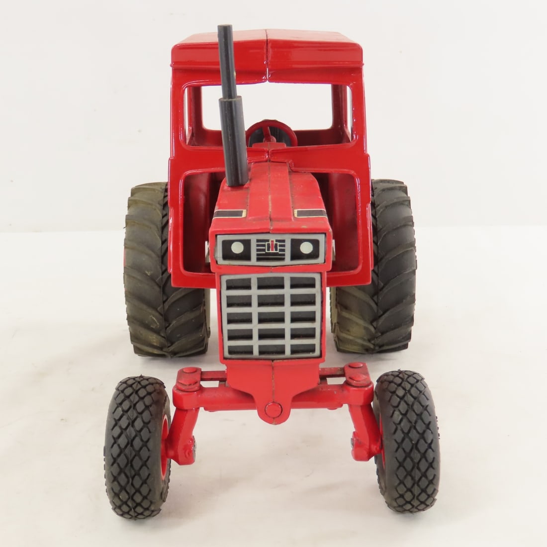 ERTL International 1466 WF Tractor with Cab - 8