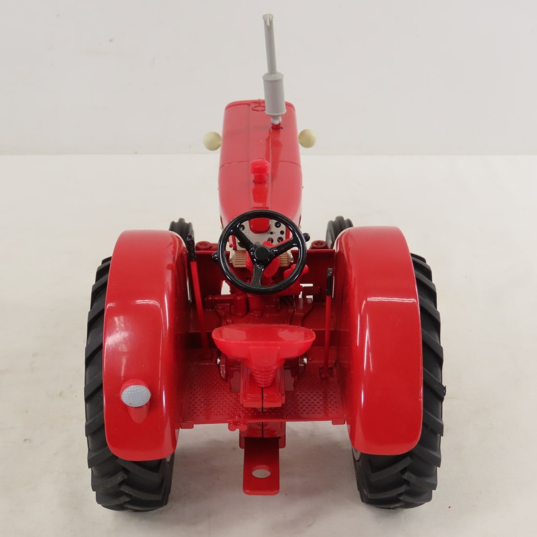 ERTL International 560 WF Tractor - 4