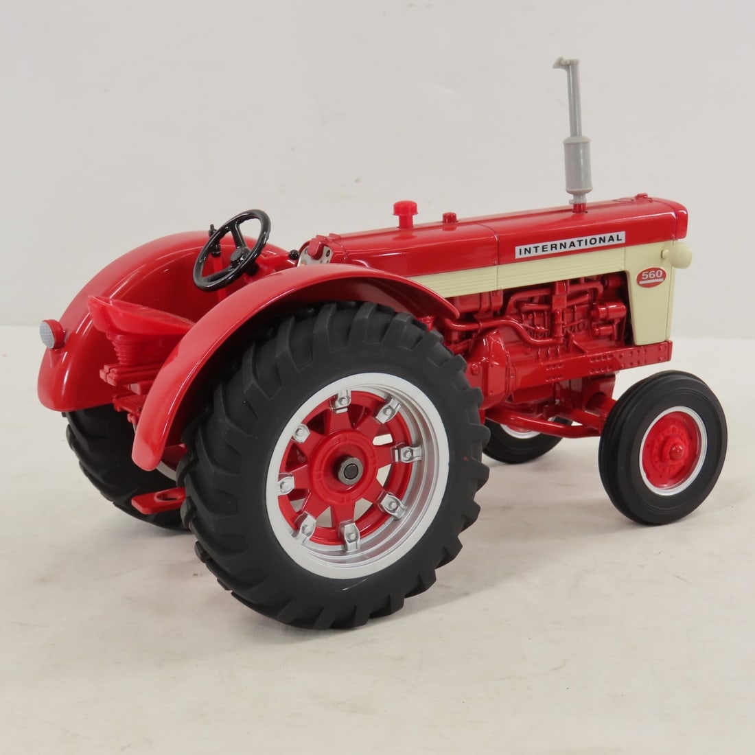 ERTL International 560 WF Tractor - 5