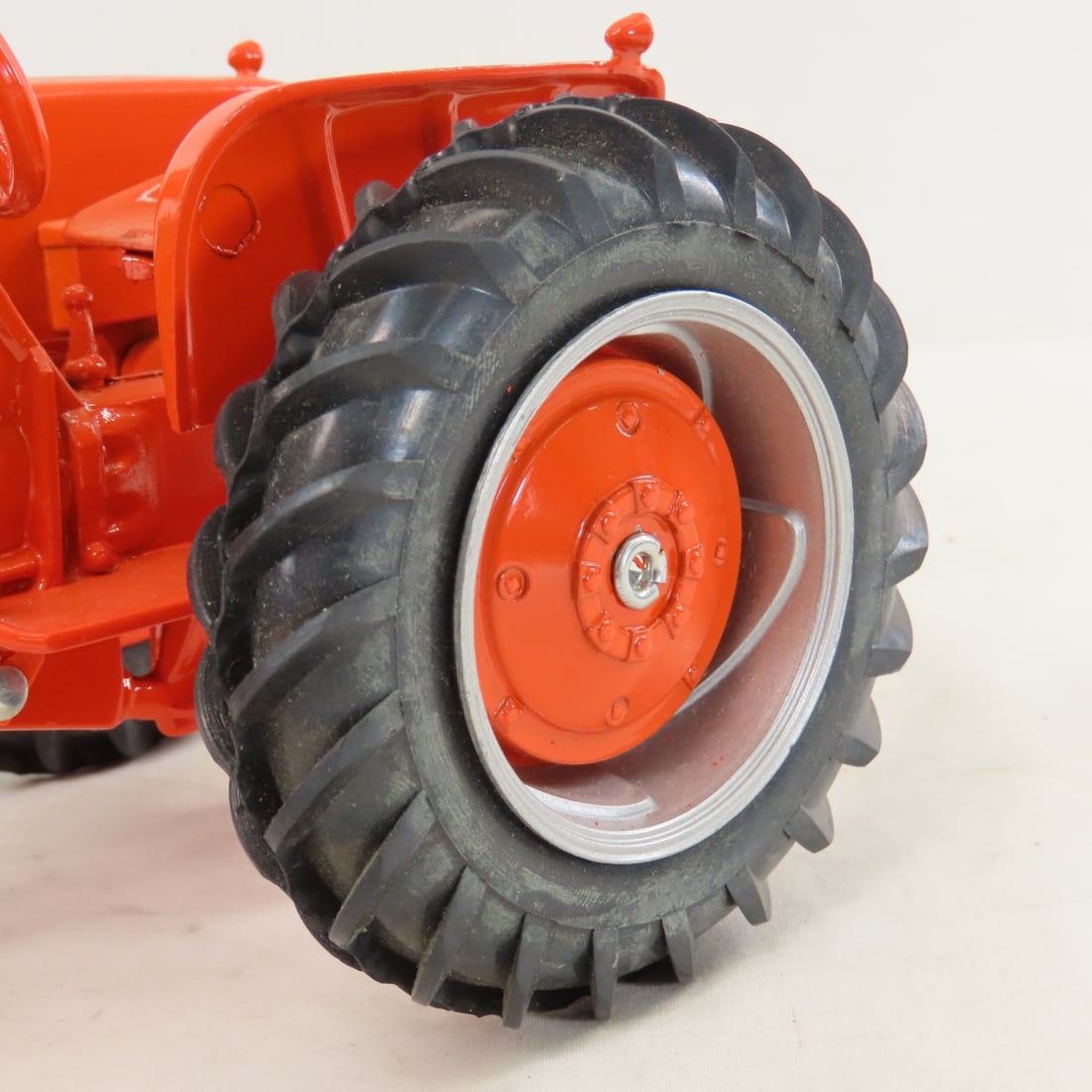 Scale Models Allis-Chalmers D-17 WF Tractor - 16