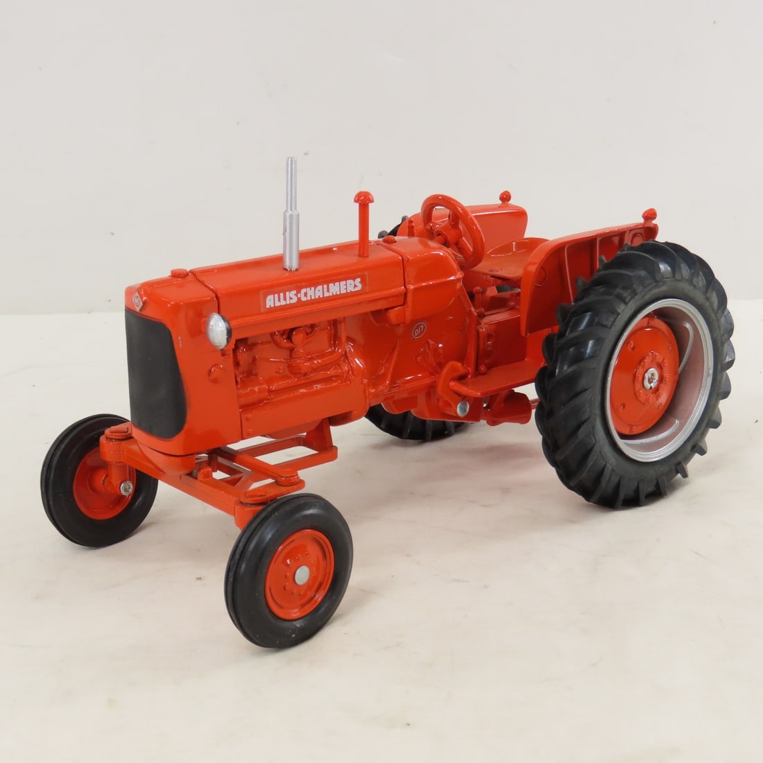 Scale Models Allis-Chalmers D-17 WF Tractor: Scale Models Allis-Chalmers D-17 WF Tractor - 1/16 diecast, LOT SIZE:9x6x6" 2.5 LBS All information and photos, which are part of the description) are intended to be as accurate as possible, but error