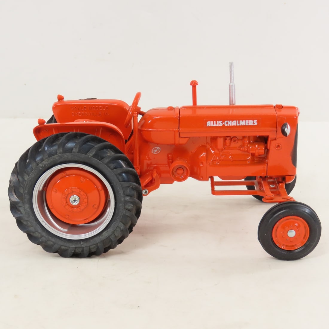 Scale Models Allis-Chalmers D-17 WF Tractor - 6
