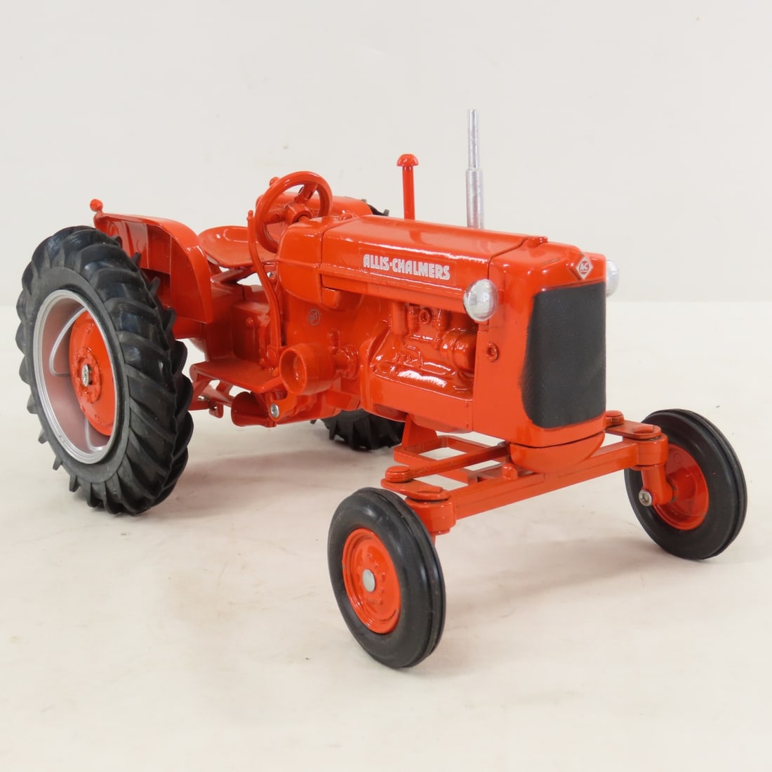 Scale Models Allis-Chalmers D-17 WF Tractor - 7