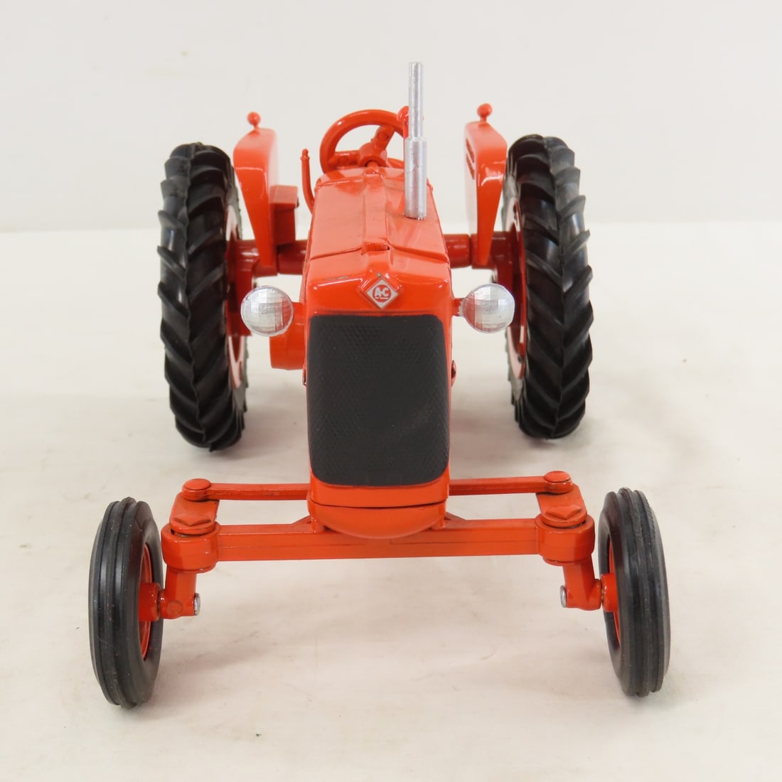 Scale Models Allis-Chalmers D-17 WF Tractor - 8