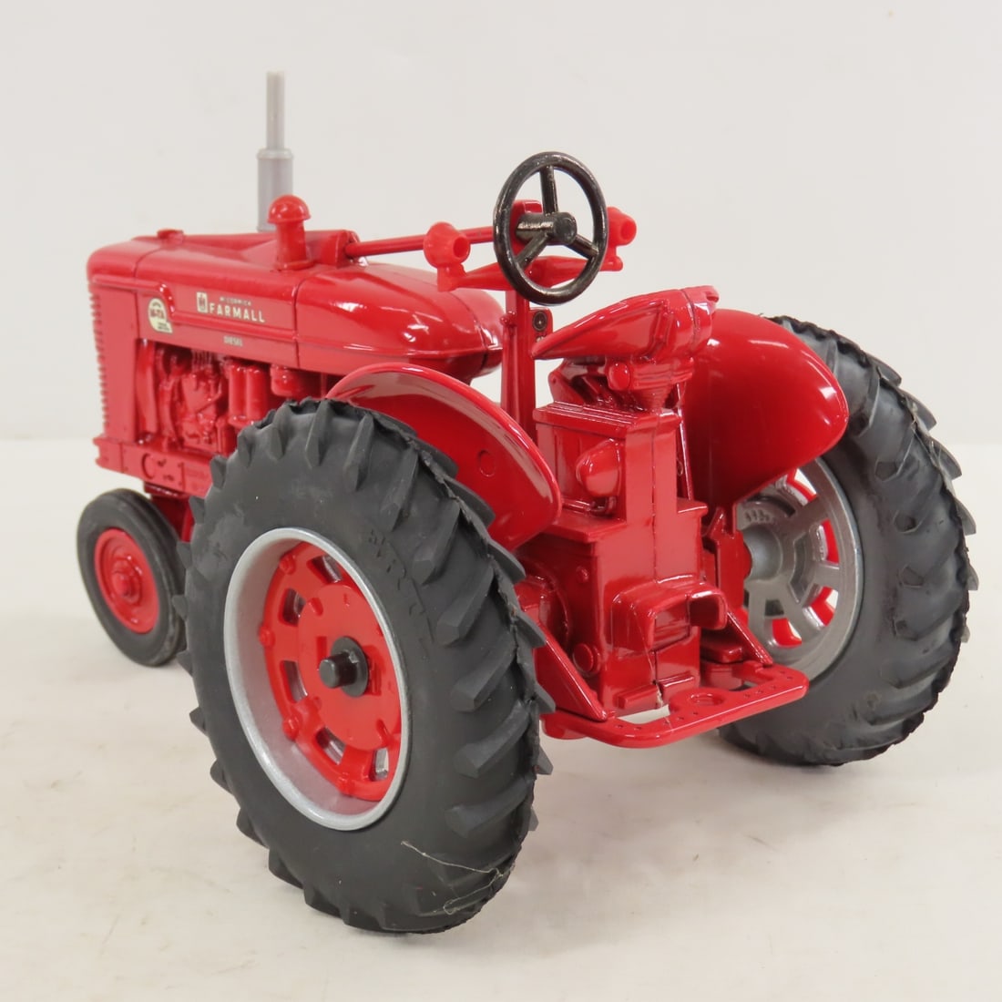 ERTL IH McCormick Farmall Super M-TA 1981 Show - 3