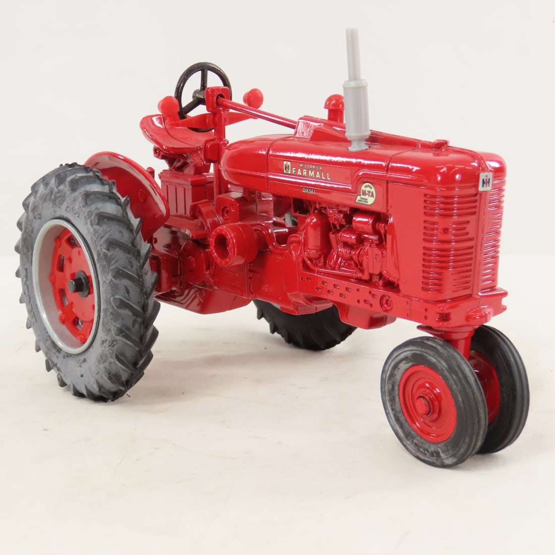 ERTL IH McCormick Farmall Super M-TA 1981 Show - 7