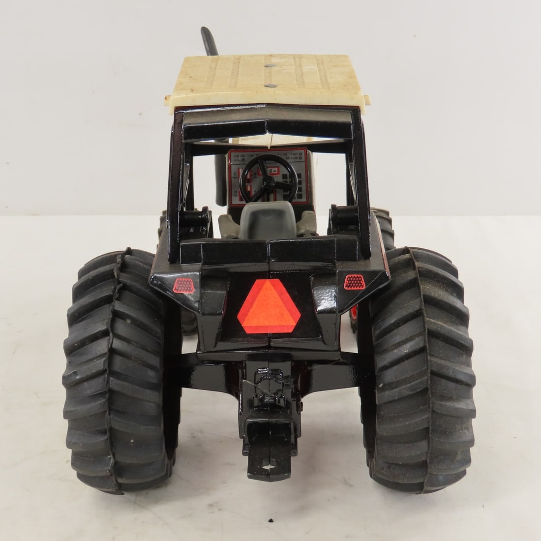 1984 ERTL Case 3298 Ltd. Ed. with Cab - 4