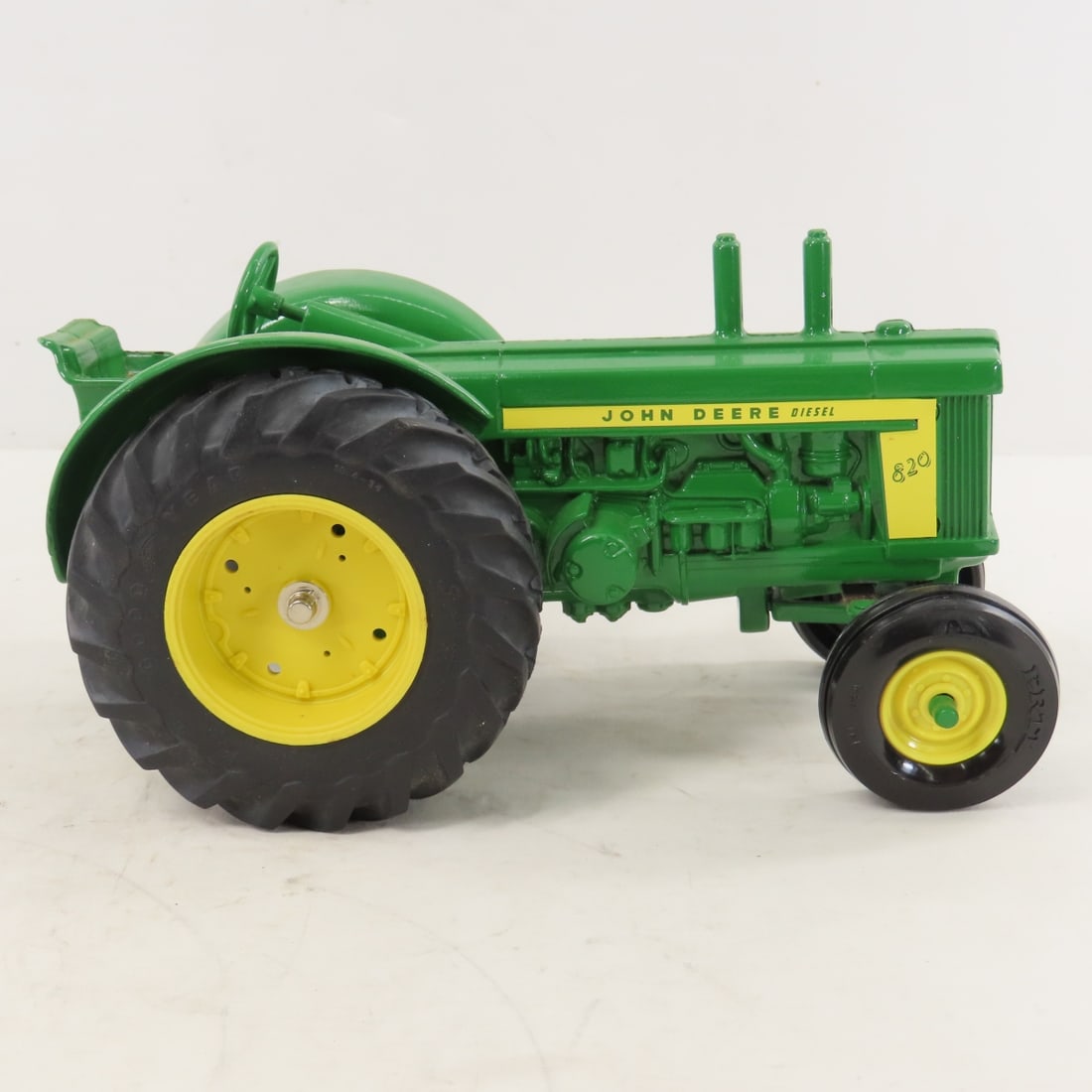 ERTL John Deere 820 Diesel WF Tractor - 6
