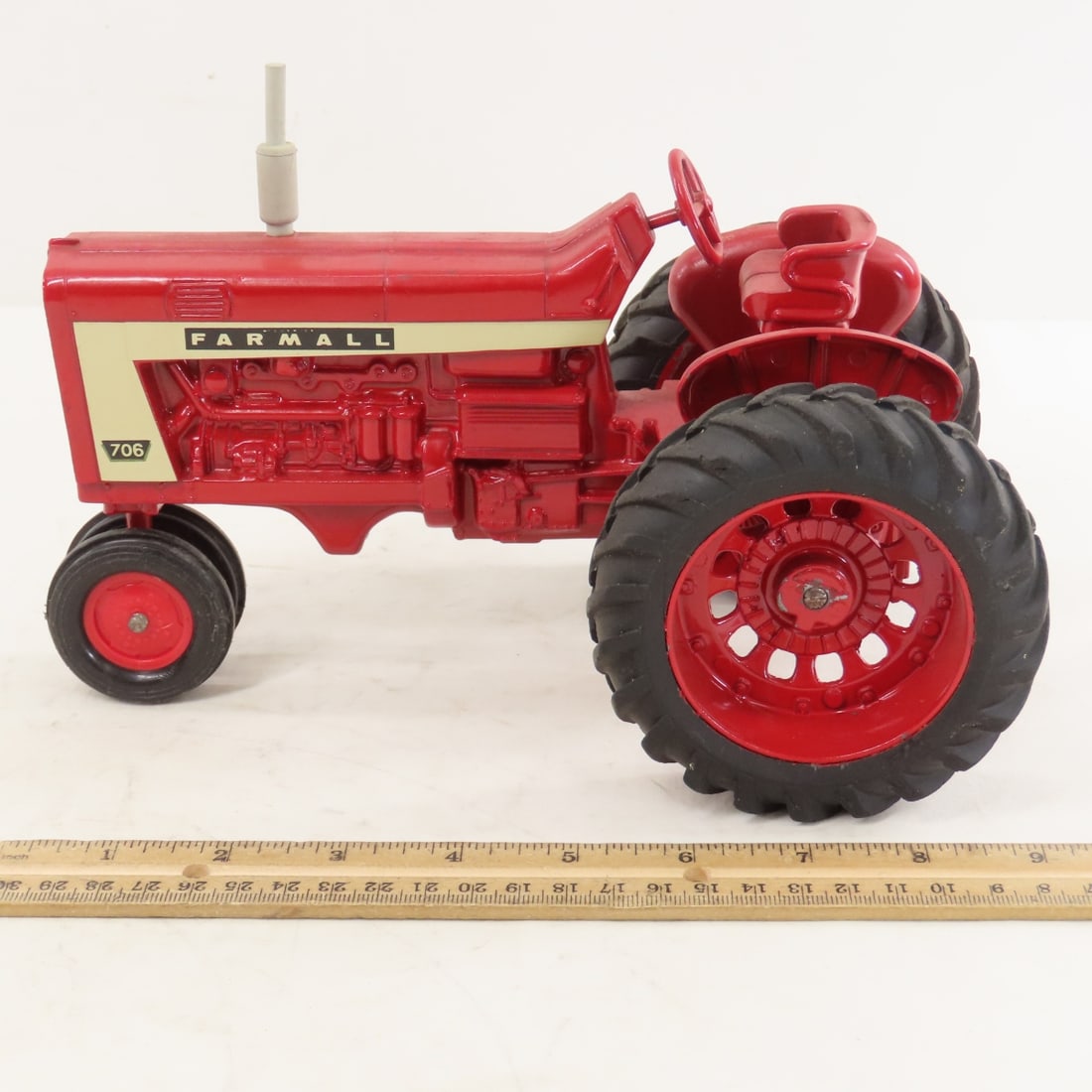 ERTL Farmall 706 NF Tractor - 2