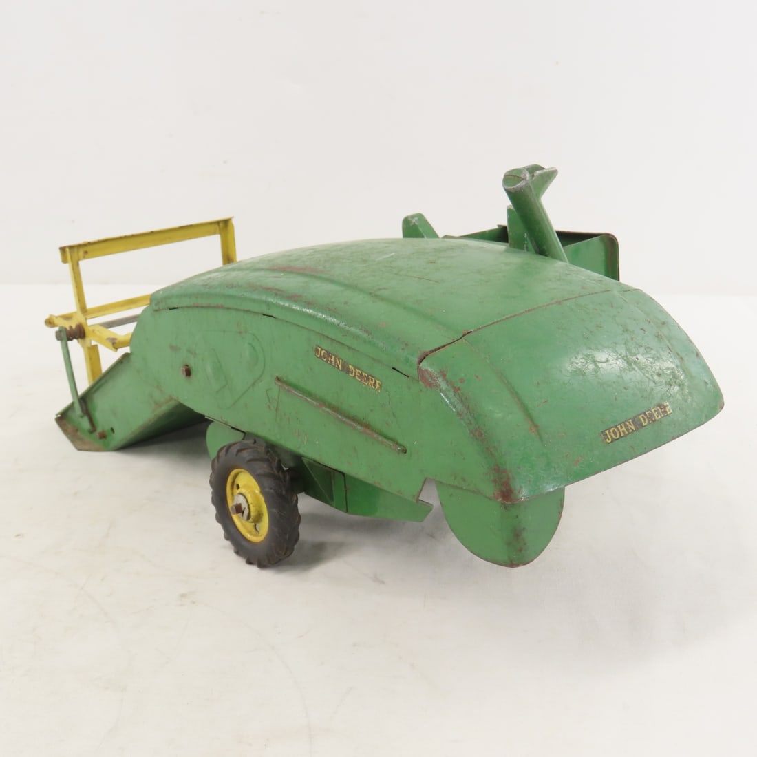 Eska John Deere Manure Spreader and 12A Combine - 3